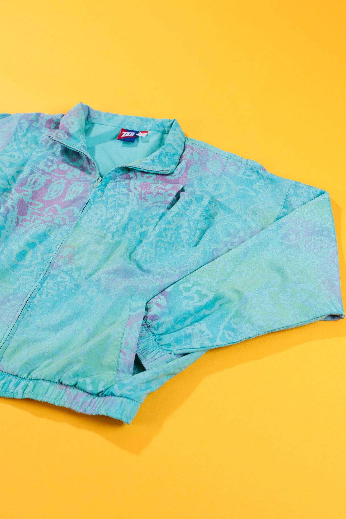 Vintage 90s Tail Windbreaker