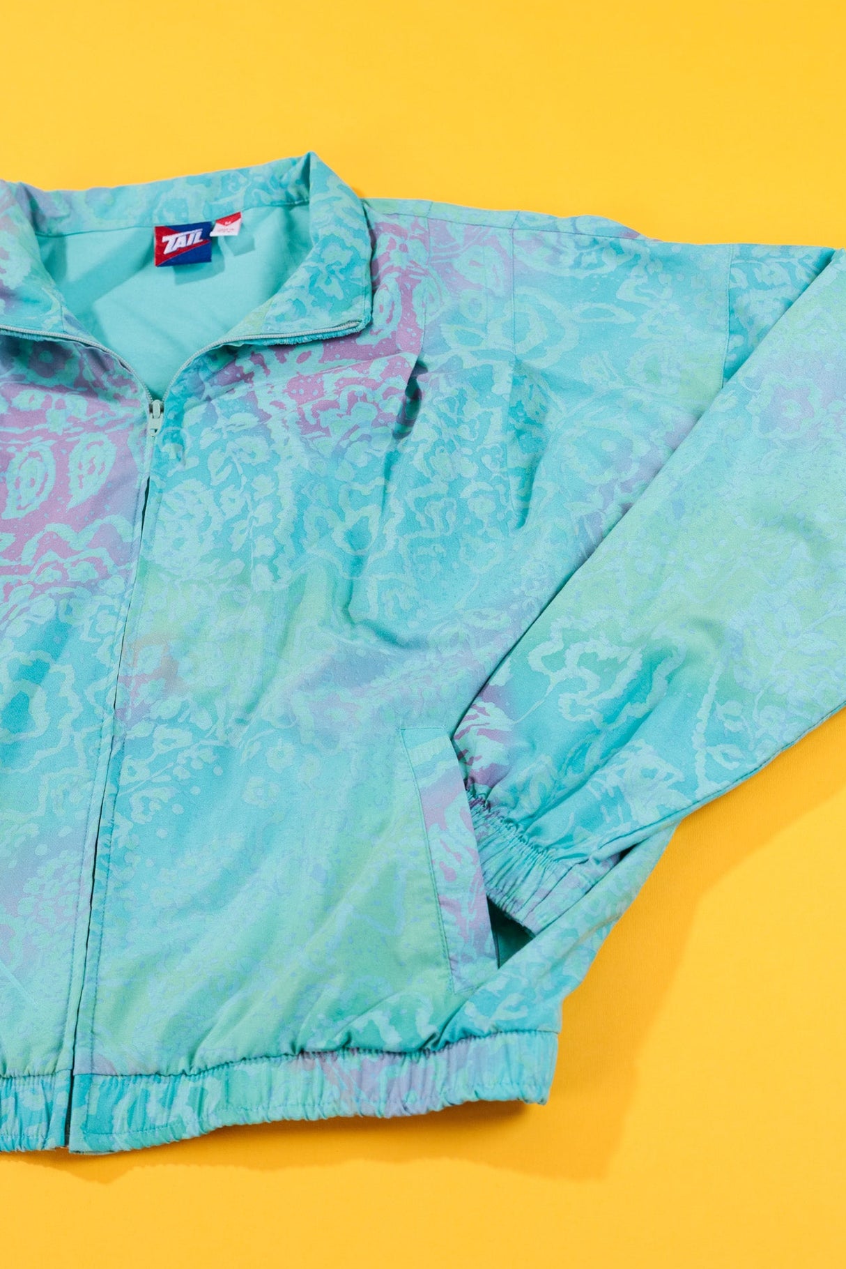 Vintage 90s Tail Windbreaker