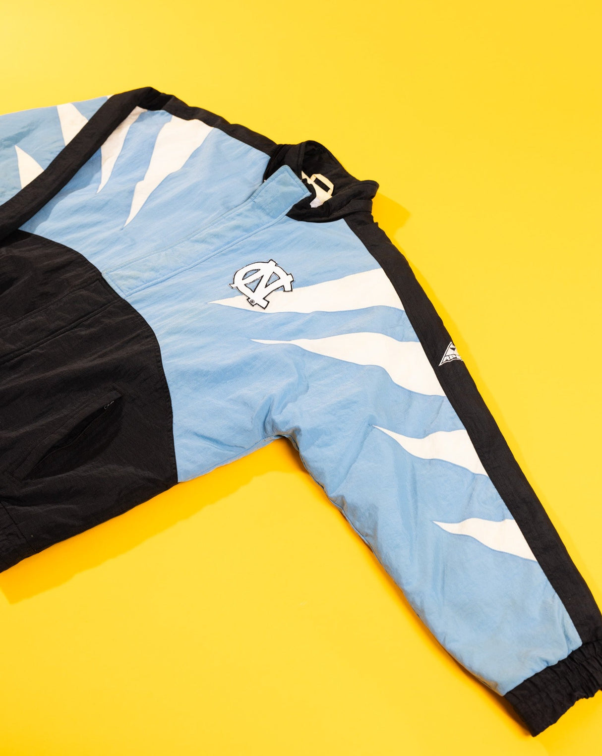 Vintage 90s North Carolina Tar Heels Apex Puffer Jacket