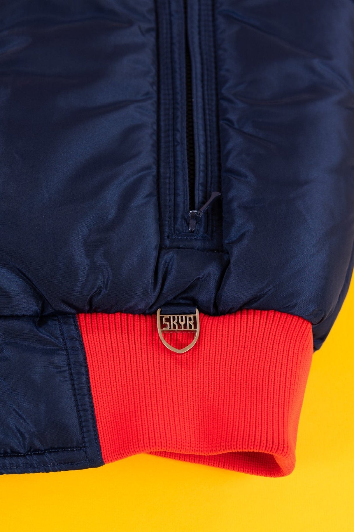 Vintage 90s Skyr Puffer Vest