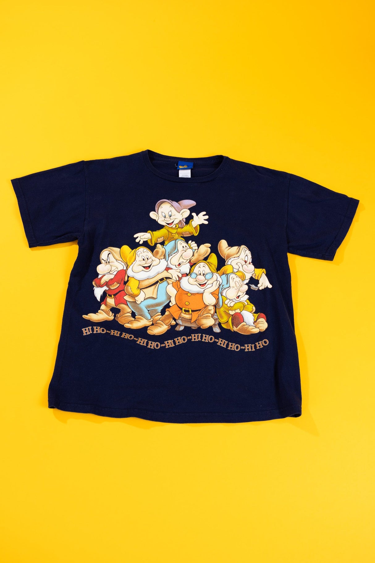 Vintage Y2K Disney's The Seven Dwarfs T-shirt