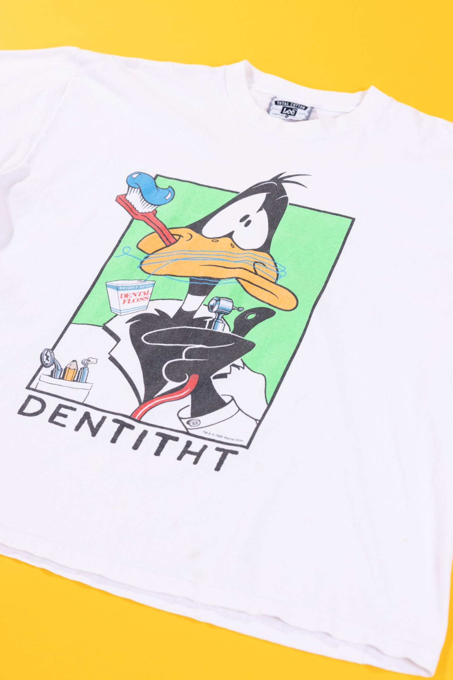 Vintage 1995 Disney Daffy Duck "Dentitht" T-shirt