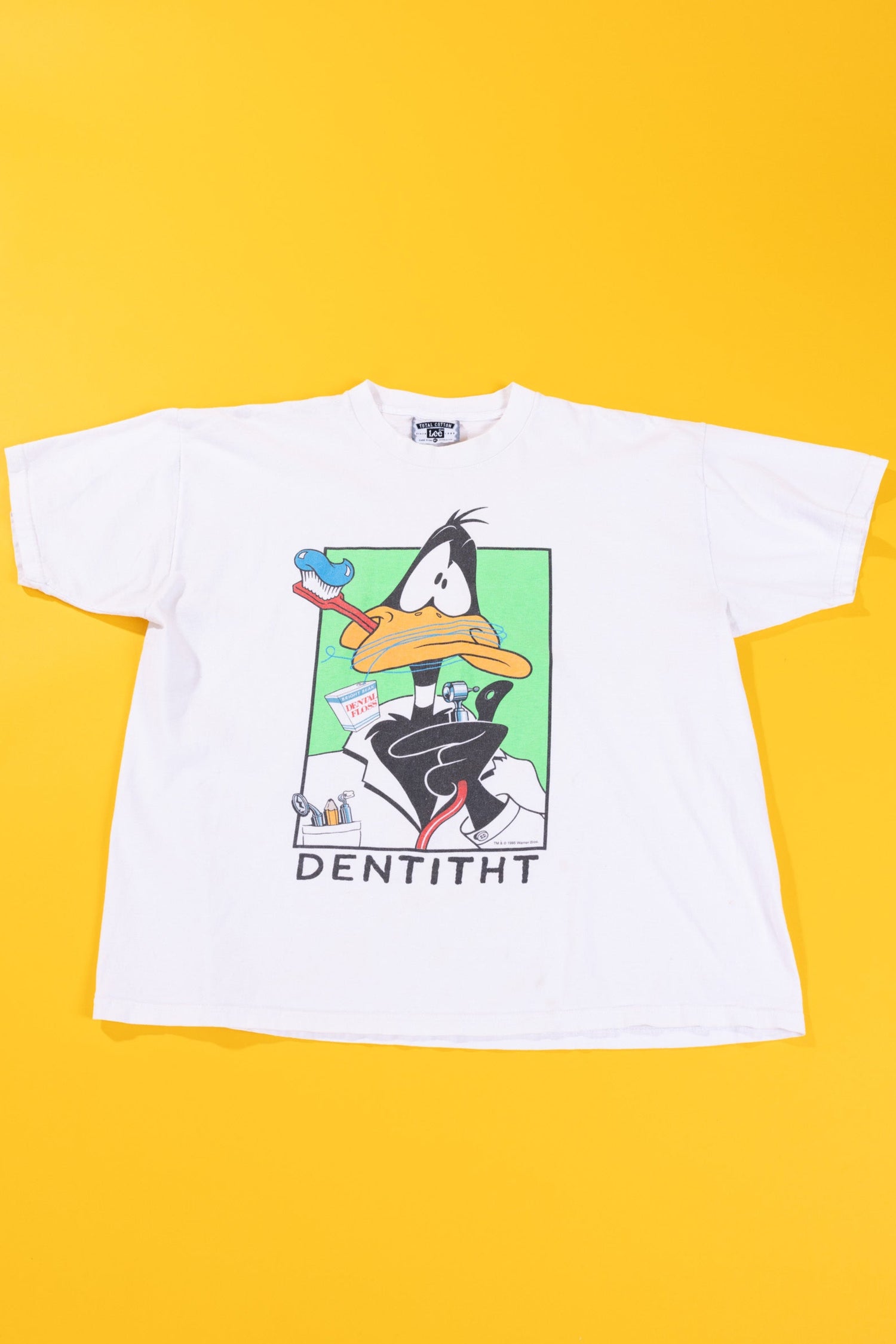 Vintage 1995 Disney Daffy Duck "Dentitht" T-shirt