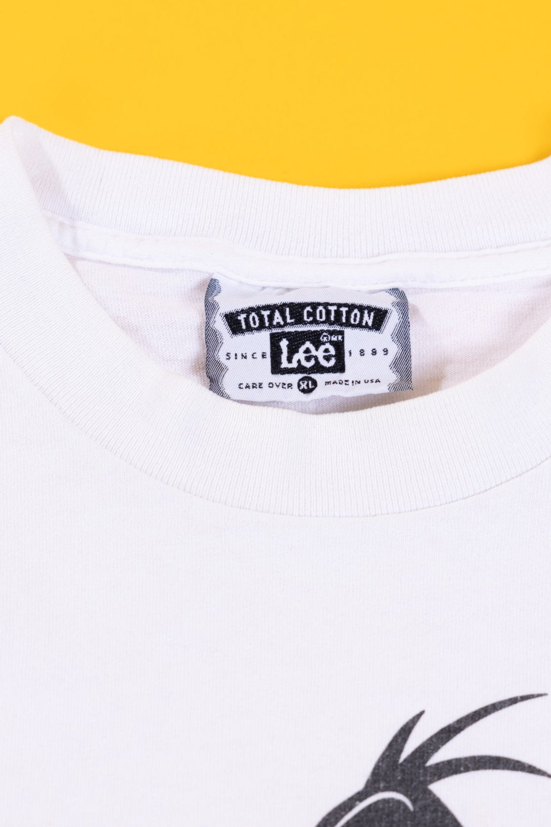 Vintage 1995 Disney Daffy Duck "Dentitht" T-shirt