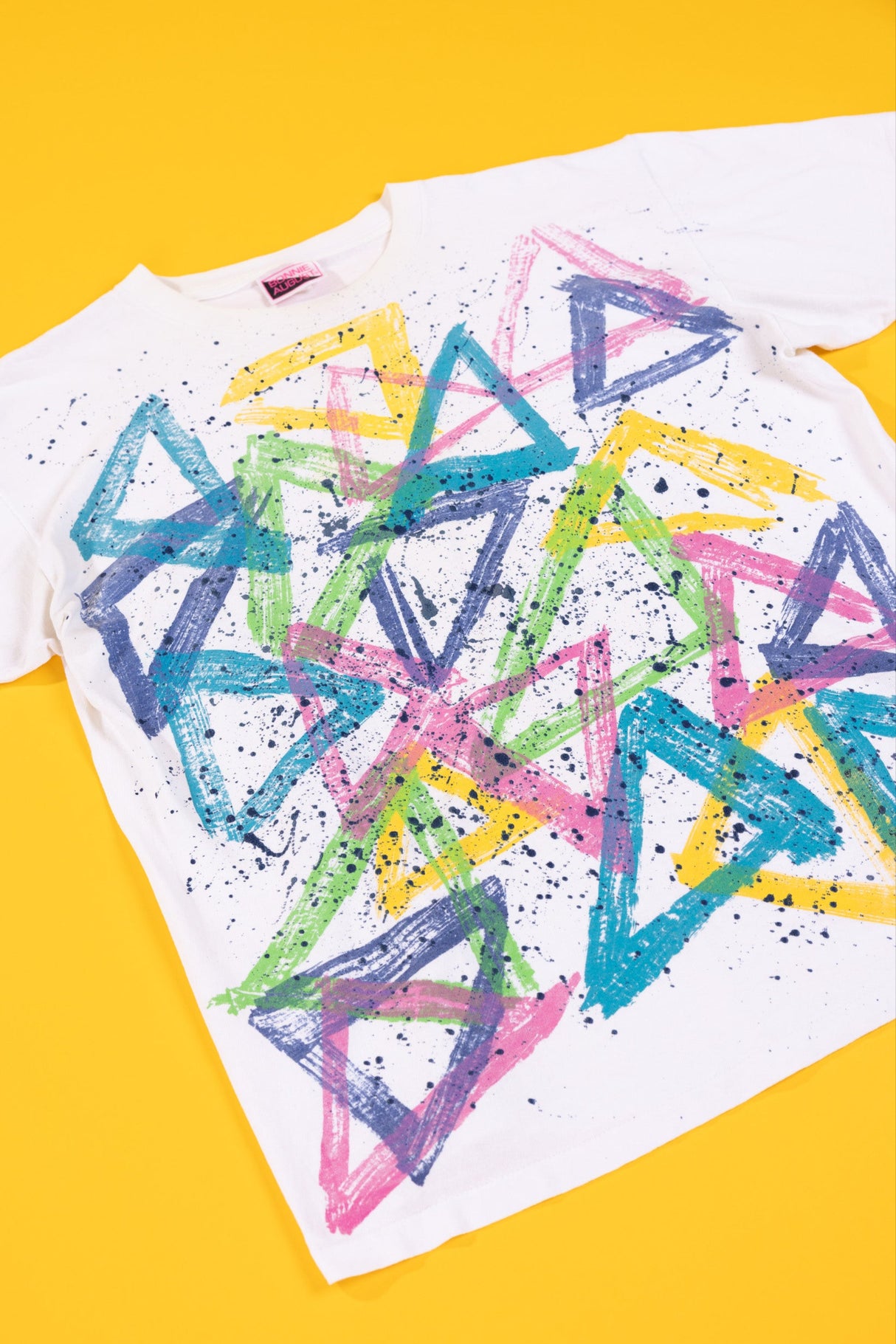 Vintage 90s Bonnie August Retro T-shirt