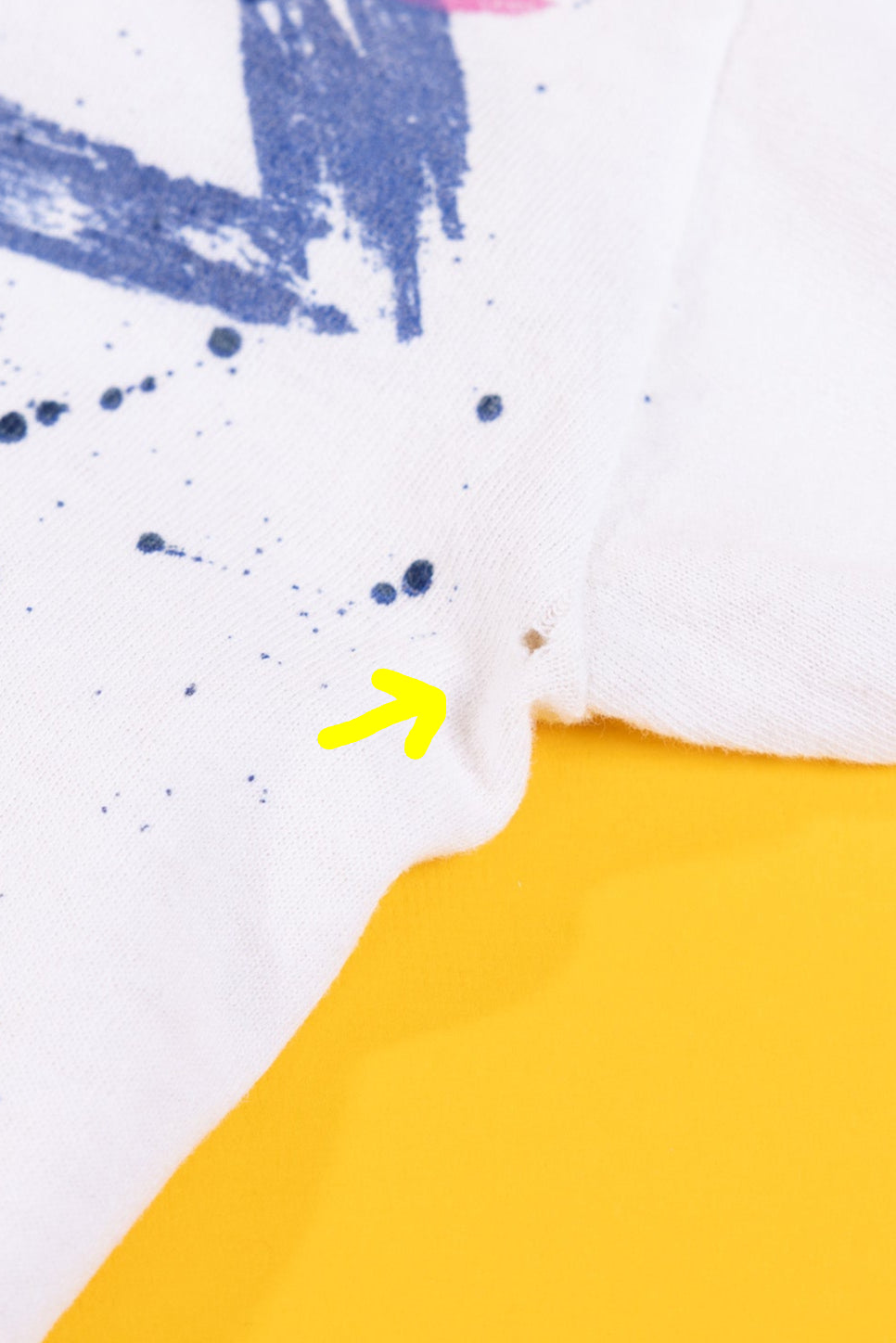 Vintage 90s Bonnie August Retro T-shirt