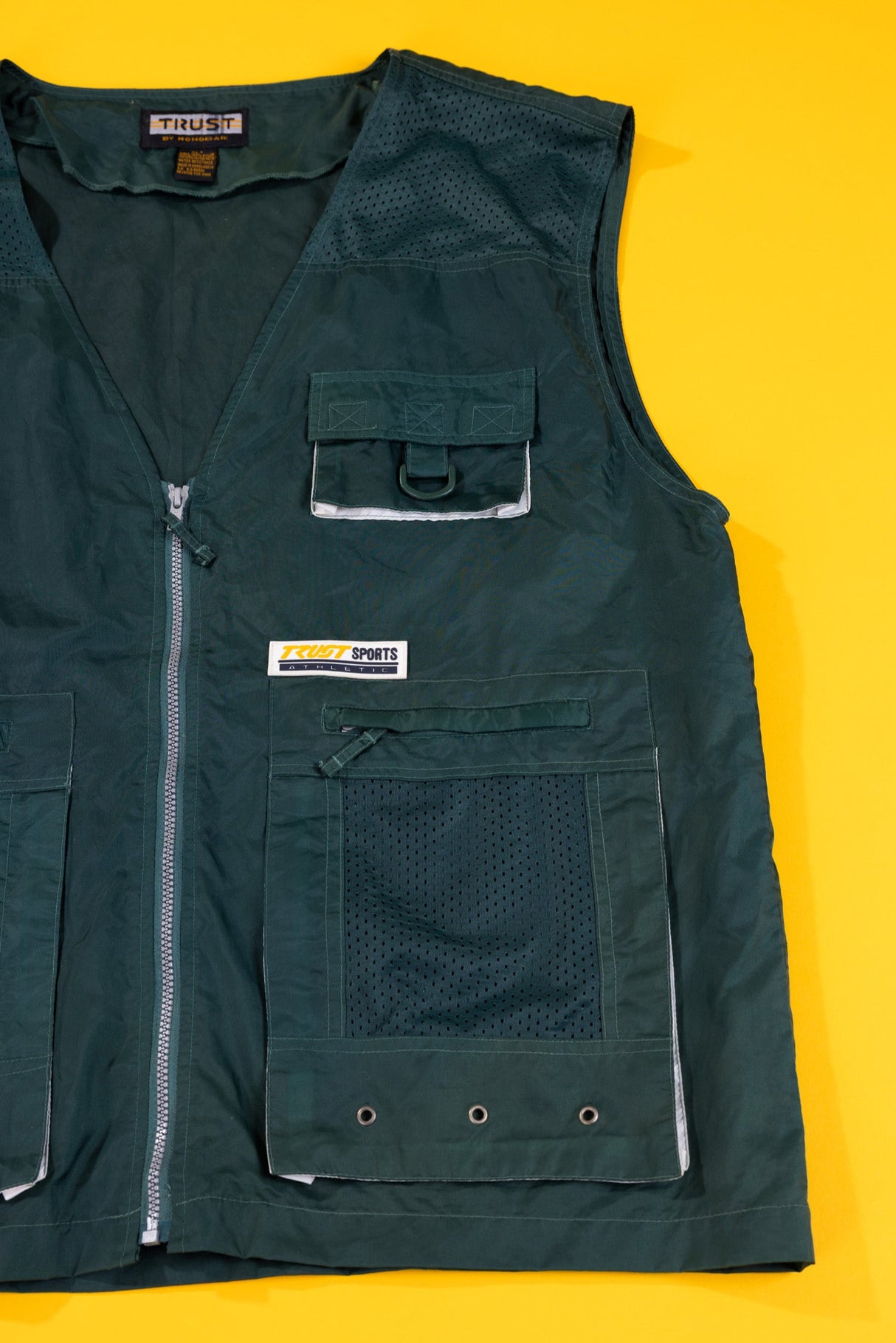 Vintage 90s Trust by Monobaik Vest