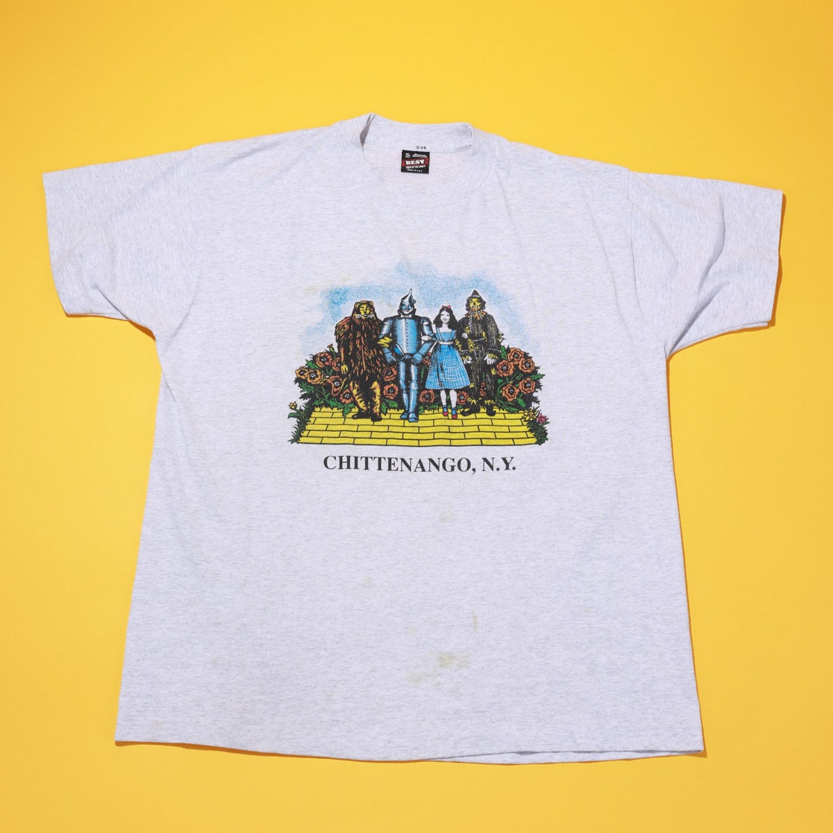 Vintage 90s Wizard Oz NY Chittenango Yellow Candy T-shirt Road – Retro World of Brick
