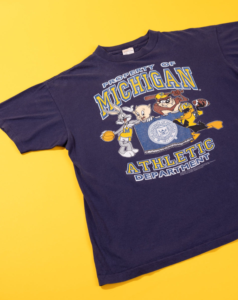 Vintage 1992 Looney Tunes Michigan Athletic Department Tshirt Retro