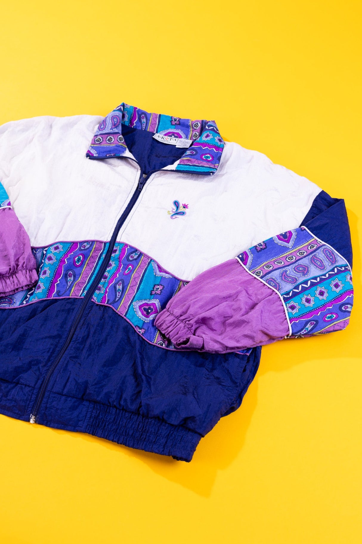 Vintage 90s Akita Windbreaker