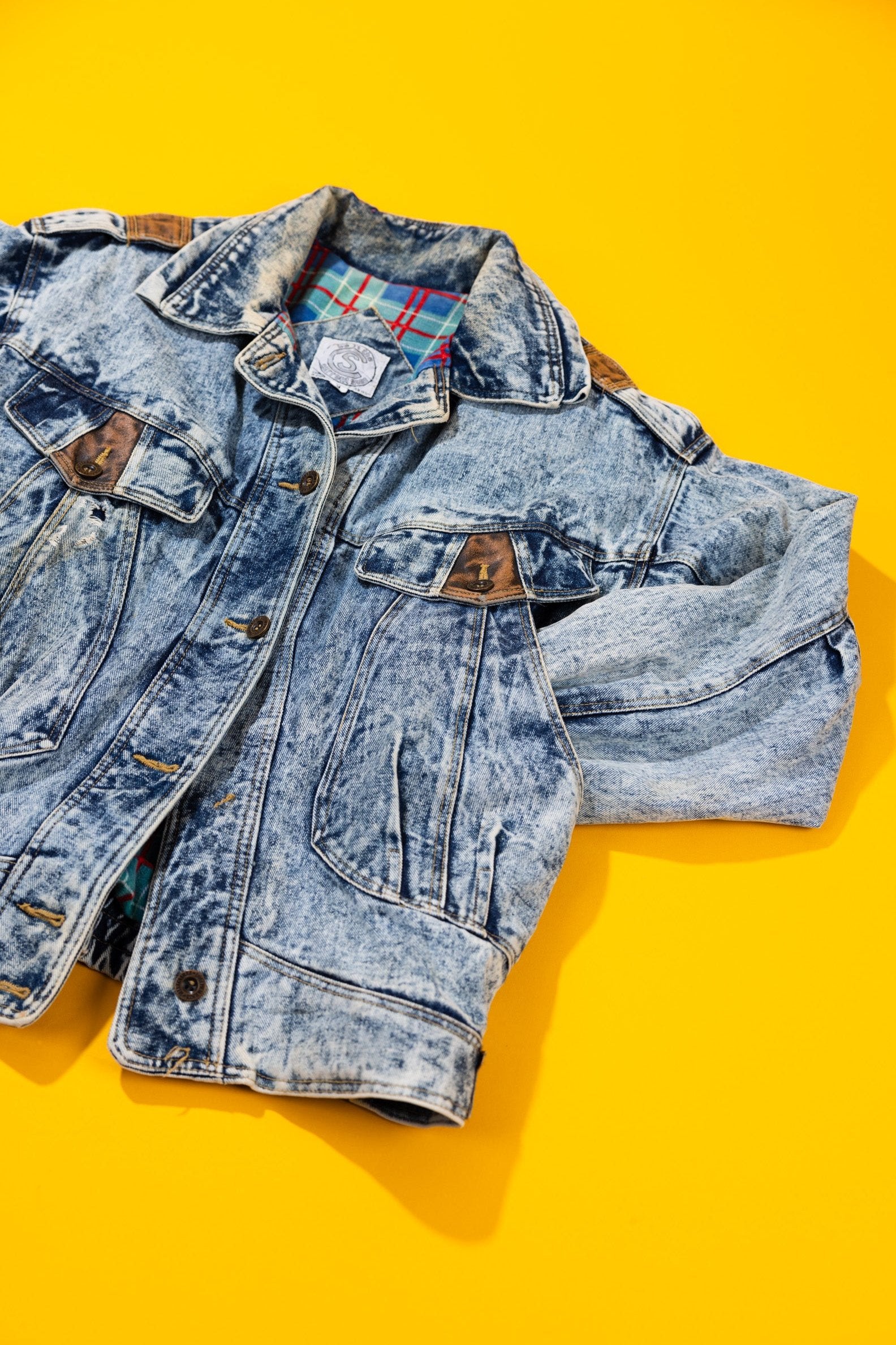 Vintage 80s Be In The Current Seen Acid Wash Denim Jacket – Retro