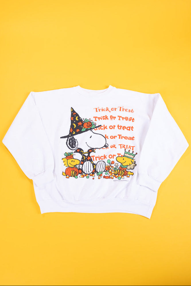 Vintage 90s Snoopy Trick or Treat Crewneck Sweater