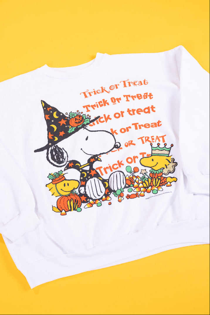 Vintage 90s Snoopy Trick or Treat Crewneck Sweater