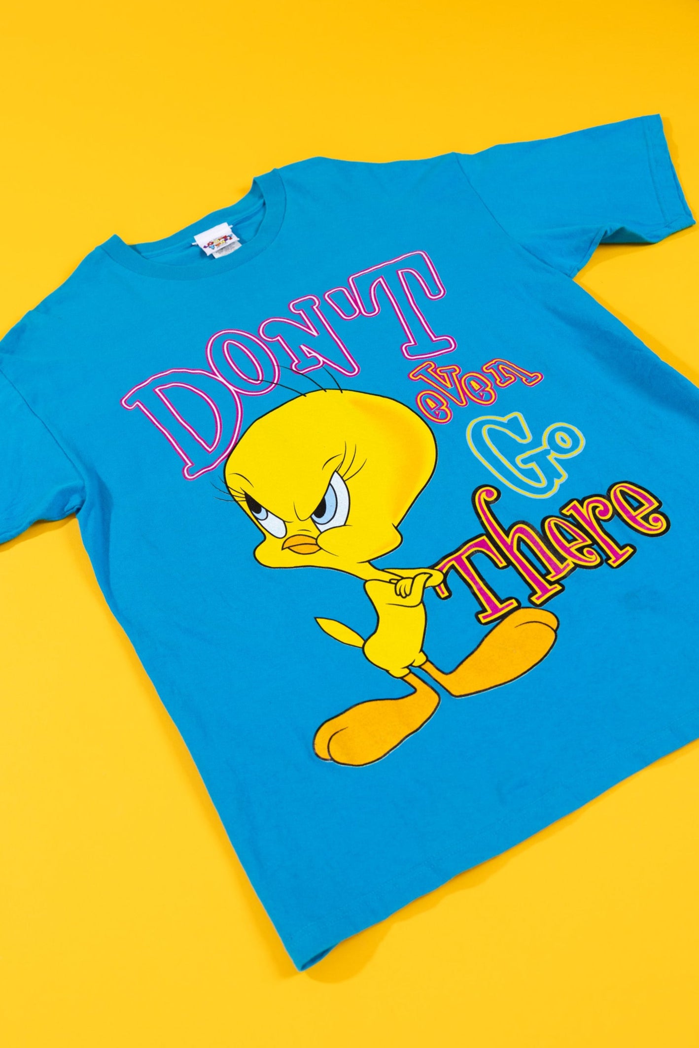 お歳暮 人気 Tweety 1997 Vintage Bird Retro – T-shirt There Go Even Don't トップス