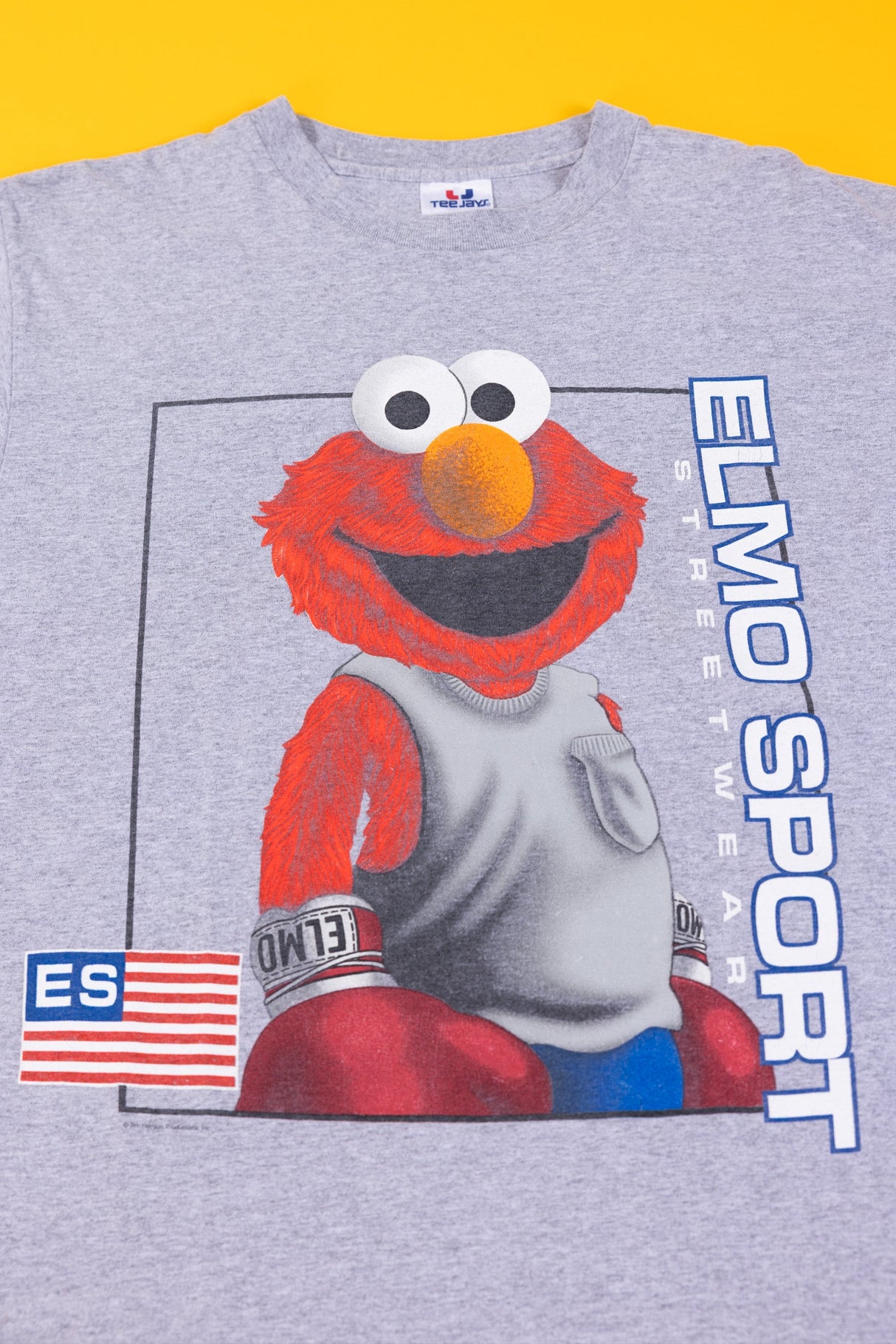 Vintage 90s Elmo Sport Streetwear T-shirt